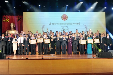 Vietnam honors 30 largest taxpayers