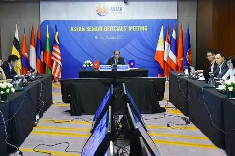 ASEAN senior officials discuss possible admission of new partners 