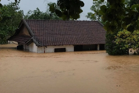 Central Vietnam: Successive floods kill 18 people, next storm due soon