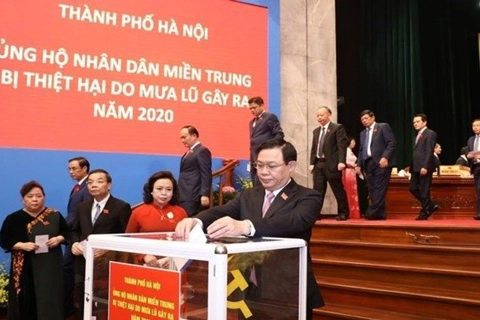 Hanoi supports flood victims in central region