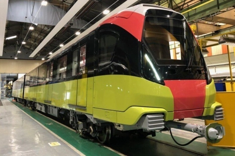 First train of Hanoi’s second metro line arrives in Vietnam