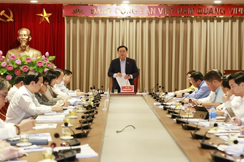 Saving resources for wage reforms, development investment spending: Hanoi Party Chief