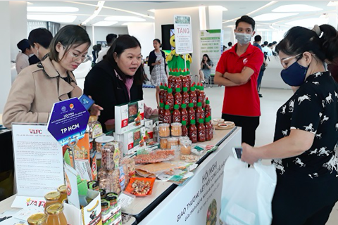 Hanoi pushes for cooperation with peers to boost domestic consumption