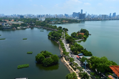 Snapshots of beautiful West lake in Hanoi