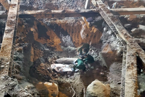 Big unexploded bomb removed from downtown Hanoi