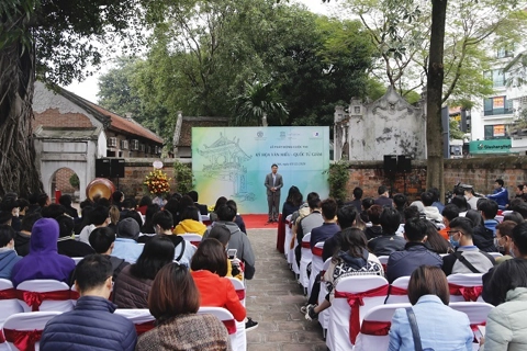 Sketching contest of Temple of Literature attracts Hanoi students 