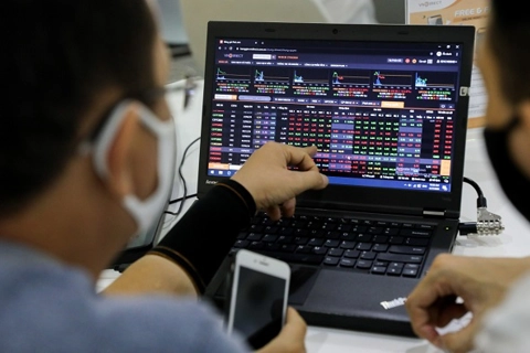 Large-cap stocks to boost Vietnam’s stock market by year-end