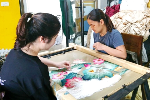 Taking Hanoi embroidery products to international markets