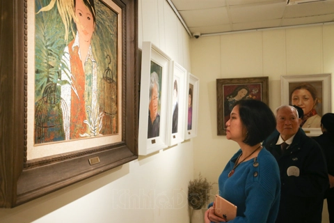 Exhibition praises most outstanding women of Vietnam