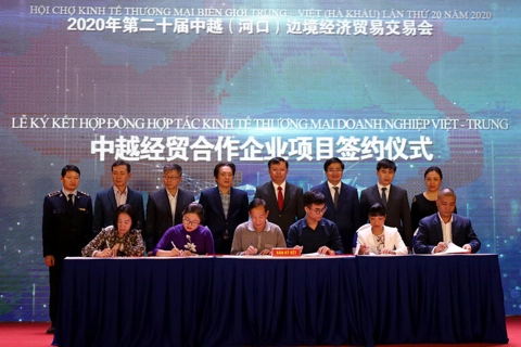 Vietnam, China firms sign contracts worth nearly $760 million at trade fair