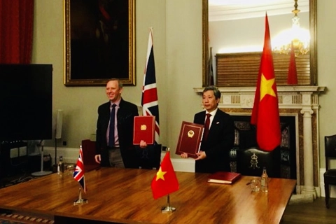 Vietnam, UK sign trade deal