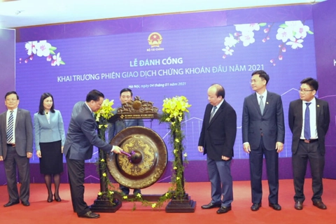 Finance minister aims new height for Vietnam stock market in 2021