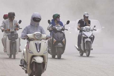 Bad weather worsens air pollution in Hanoi