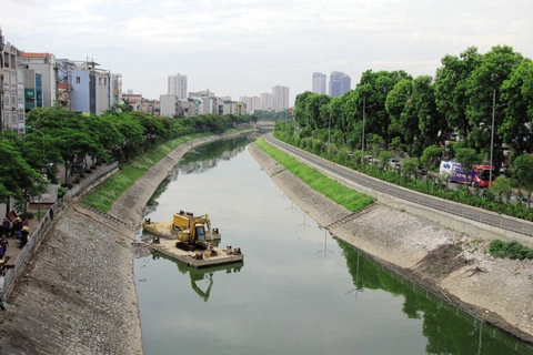 Hanoi to clean up polluted To Lich river with water from Red river