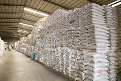 Vietnam distributes 132,100 tons of rice from national reserves in 2020