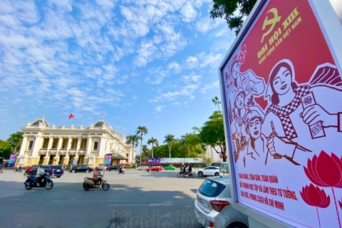 Hanoi colourful to welcome 13th National Party Congress