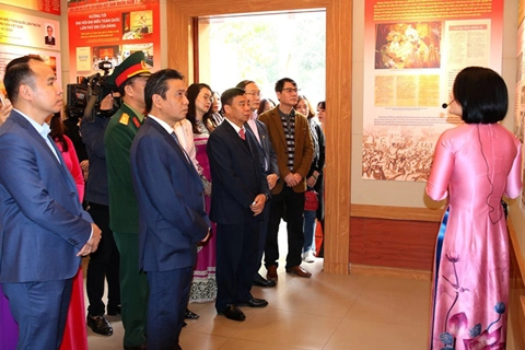 “Vietnamese Communist Party through its Congresses” Exhibition underway