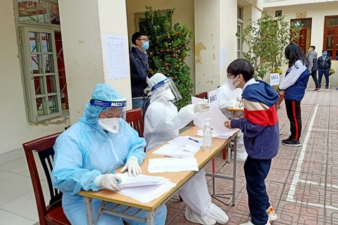 Hanoi confirms four more Covid-19 infections, turns on high alert