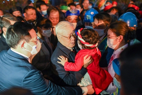 Top leader wishes Hanoi prosperous New Year