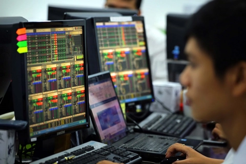 First trading sessions after Tet ends on high note
