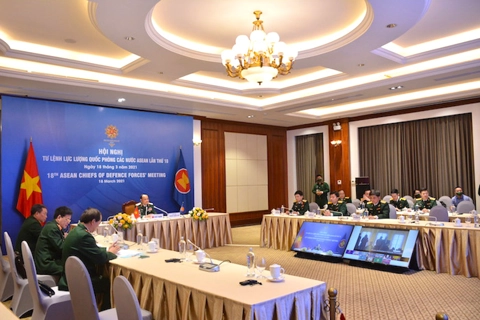 Vietnam, ASEAN member armies to accelerate effective cooperation 