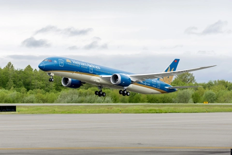 Vietnam Airlines resumes some int’l flights from April 1