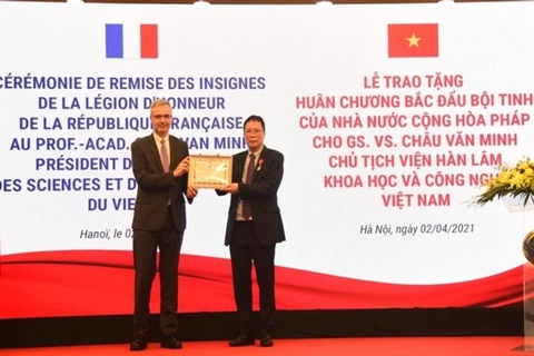 Vietnamese professor awarded France’s Legion of Honor