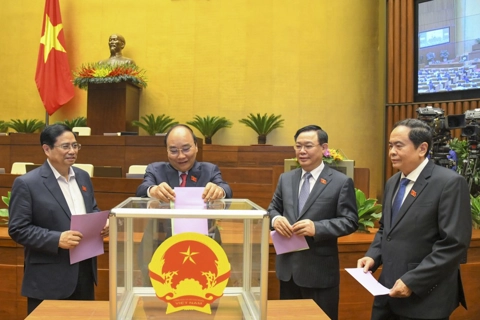 Vietnam parliament approves new government members