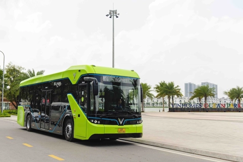 First smart electric bus underway in Hanoi