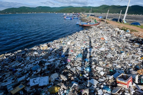 Rethinking plastics: EU-funded project helps ease pollution in Vietnam 