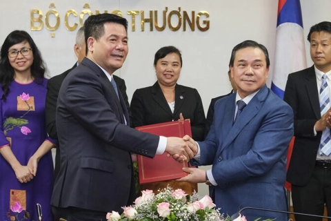 Vietnam-Laos to boost cooperation on trade, industry and energy