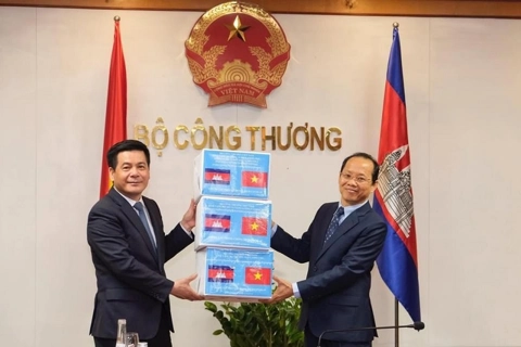 Vietnam, Cambodia talk for smooth trade amid Covid-19 