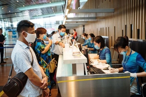 Vietnamese airlines assist passengers with ticket refunds