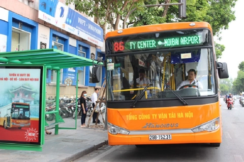 Hanoi to open more bus lines to Noi Bai Airport 