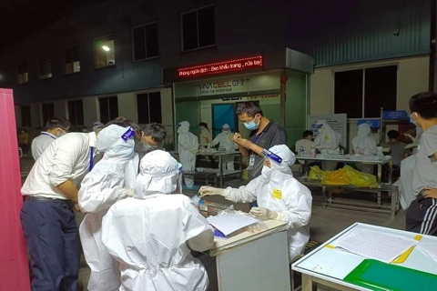 Thousands of medical staff and students sign up to help Bac Giang 