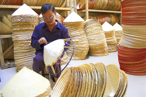 Unique craft of making conical hats in Chuong village