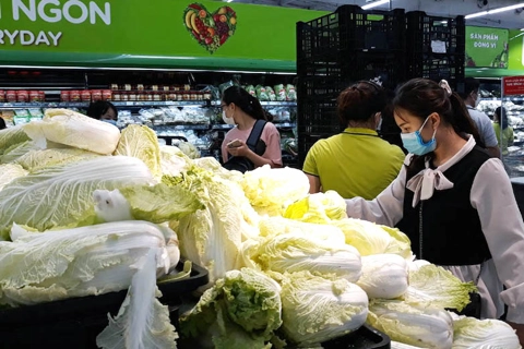 Hanoi retailes committed to ensuring goods supply at unchanged prices