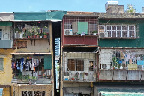 Hanoi to assess quality of old apartment buildings