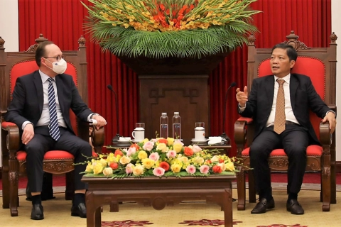 Vietnam seeks to strengthen cooperation with Russia, Australia