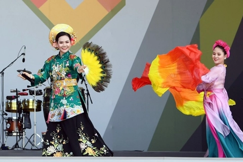 Singer Luong Nguyet Anh won third award at the Army Games 2021