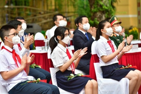 Hanoian students attend new school year opening ceremony online