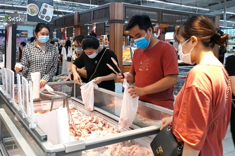 Hanoi requests grocery retailers to ensure compliance with disease prevention 