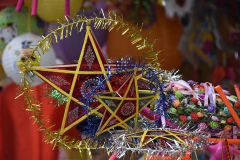 Hanoi to organize online festival “Lantern lights up dreams”