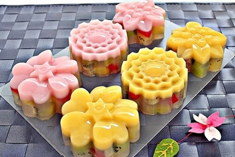 Chic and unique mooncakes showcase bakers’ talent