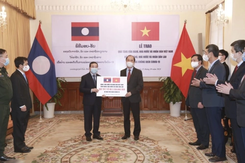 Vietnam donates Laos US$2 million for pandemic fight 