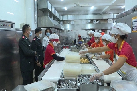 Hanoi strives to ensure food safety amid the pandemic