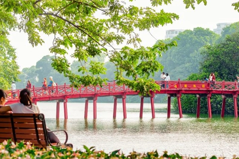 Hanoi welcomes 300,000 tourists in November after pandemic hiatus