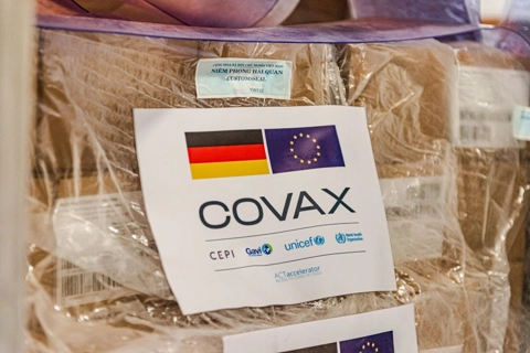 More Covid-19 vaccines arrive, Germany becomes biggest European donor of Vietnam