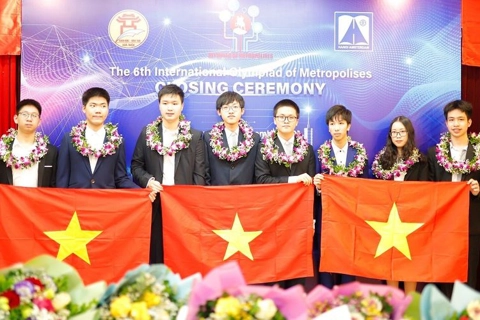Hanoi's students bag gold medals at Int’l Olympiad of Metropolises