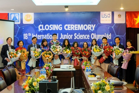 Hanoi's students bag four gold medals at Int’l Junior Science Olympiad